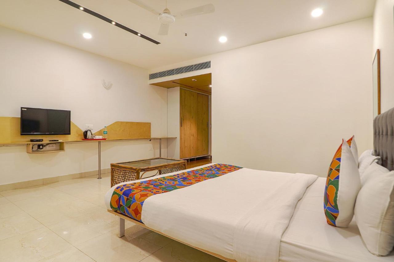 Fabhotel Aamantran & Banquet Halls - Nr Rtc X Roads Metro Station Haydarabad Dış mekan fotoğraf