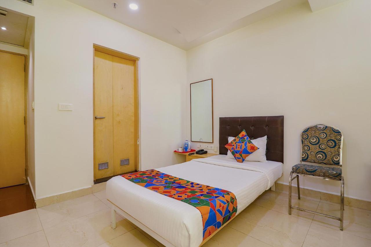 Fabhotel Aamantran & Banquet Halls - Nr Rtc X Roads Metro Station Haydarabad Dış mekan fotoğraf